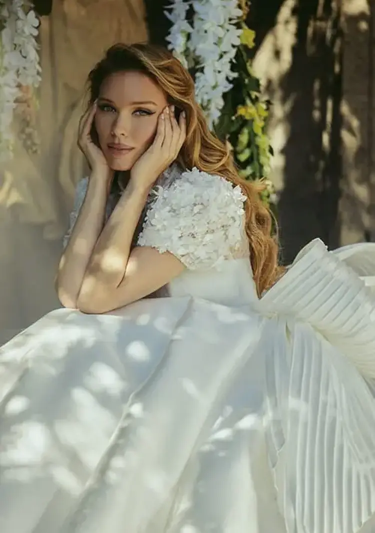 VICTORIA by Maison Signore logo