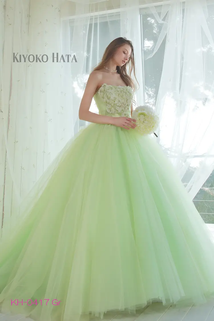 緑 グリーン系のカラードレス Byみんなのウェディング