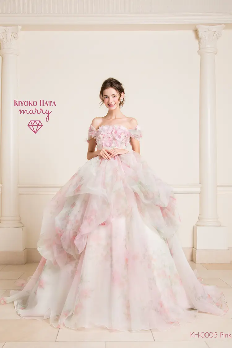 ピンク系のカラードレス Byみんなのウェディング