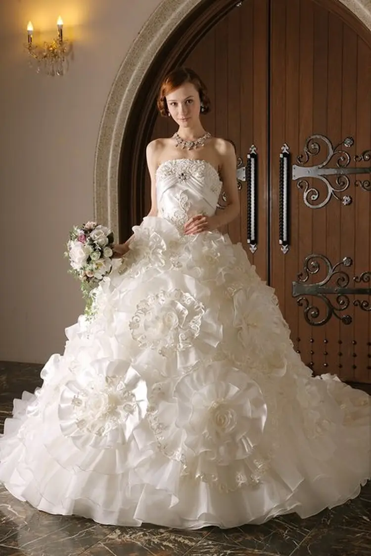 ウェディングドレス　ホワイト ホワイト フラワー刺繍 M ウェディングドレス