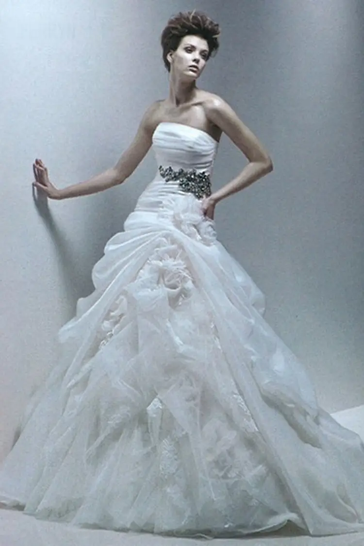 プリンセスラインのウェディングドレス byみんなのウェディング（60