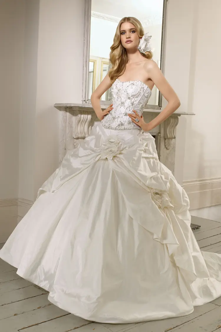 Aラインのウェディングドレス Byみんなのウェディング