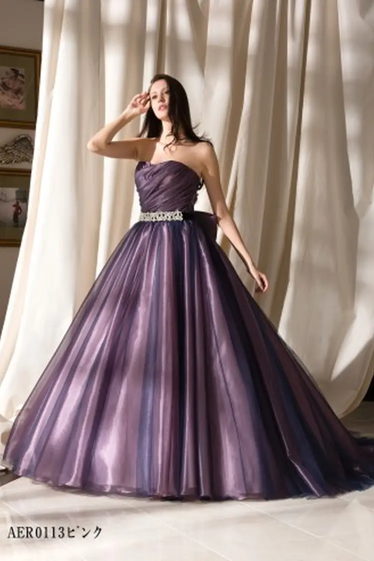 ピンク系のカラードレス Byみんなのウェディング