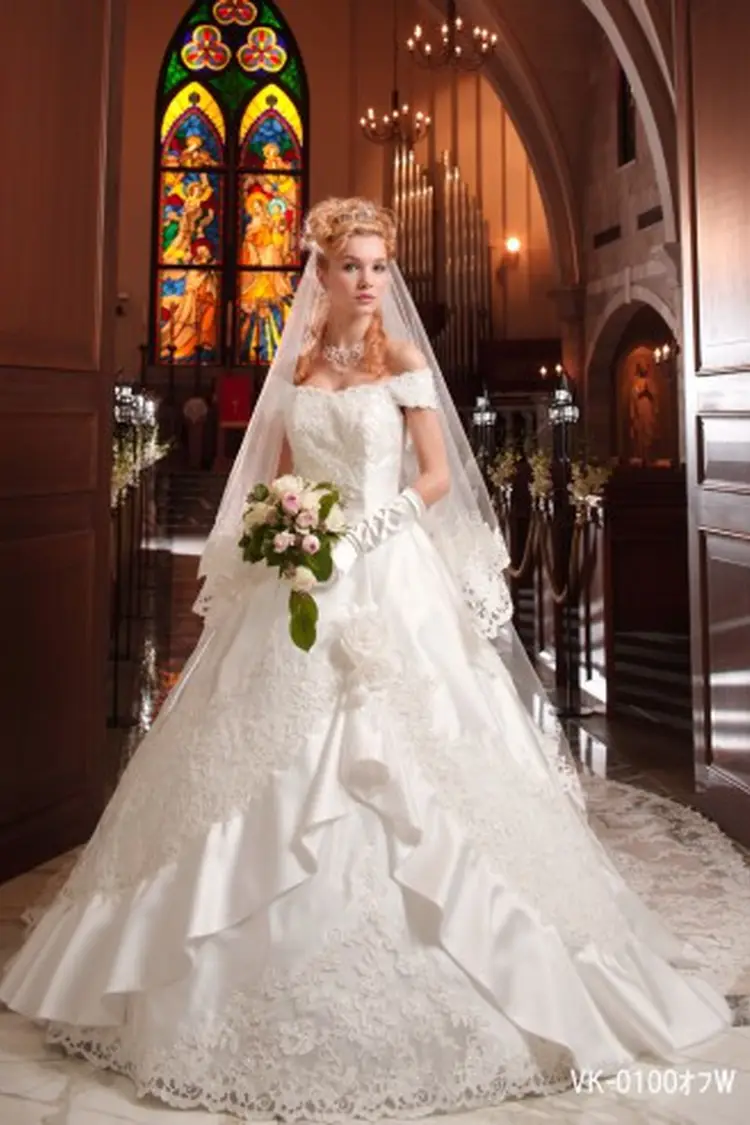 VERY KURAUDIA(ベリークラウディア) のウェディングドレス・ブライダル