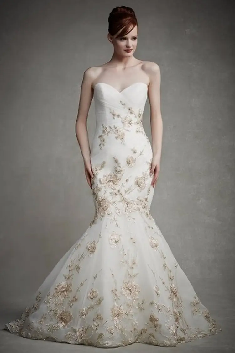 白・ホワイト系のウェディングドレス byみんなのウェディング（163