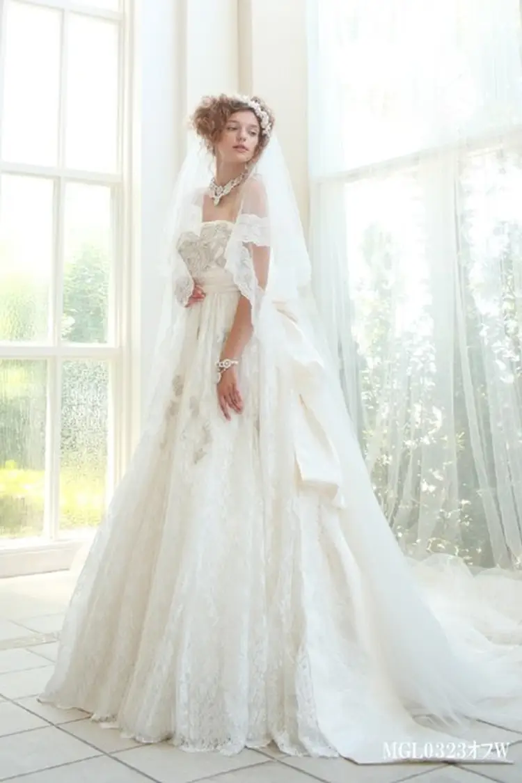 衣装一覧 『ロングトレーン』 byみんなのウェディング（81ページ目）