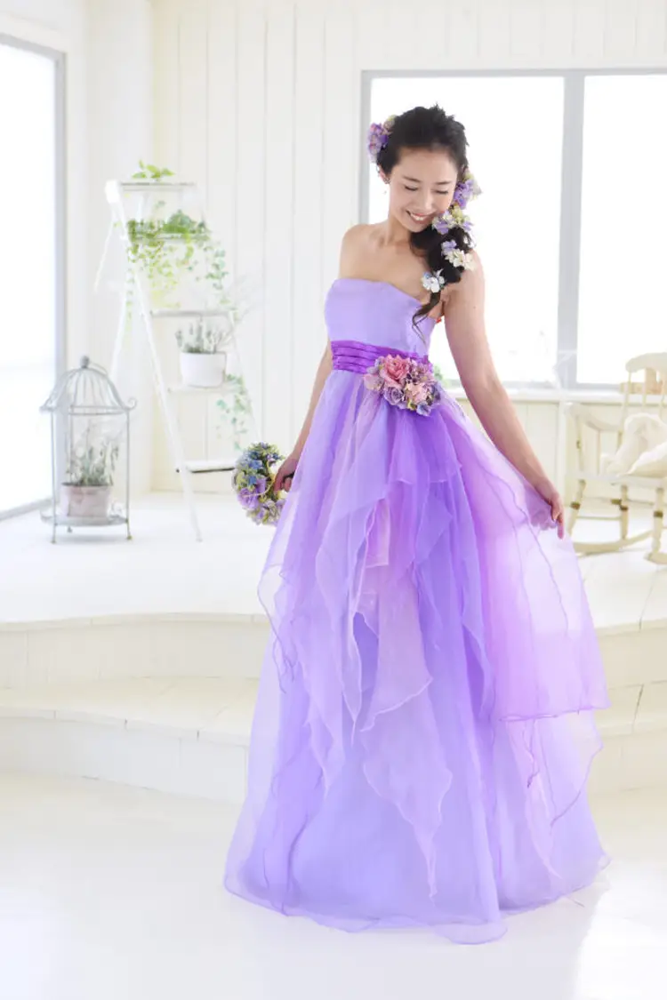 紫 パープル系のカラードレス Byみんなのウェディング