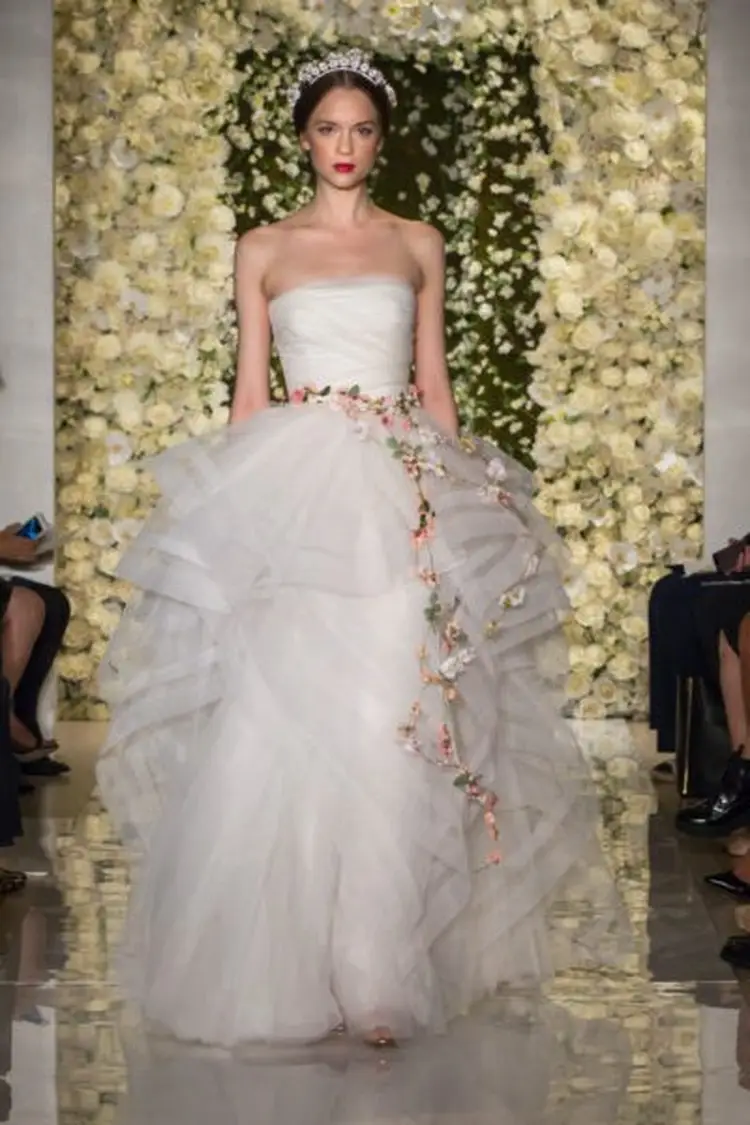 Reem Acra(リーム・アクラ) のウェディングドレス・ブライダル衣装 Reem Acra(リーム・アクラ) のウェディングドレス・ブライダル衣装