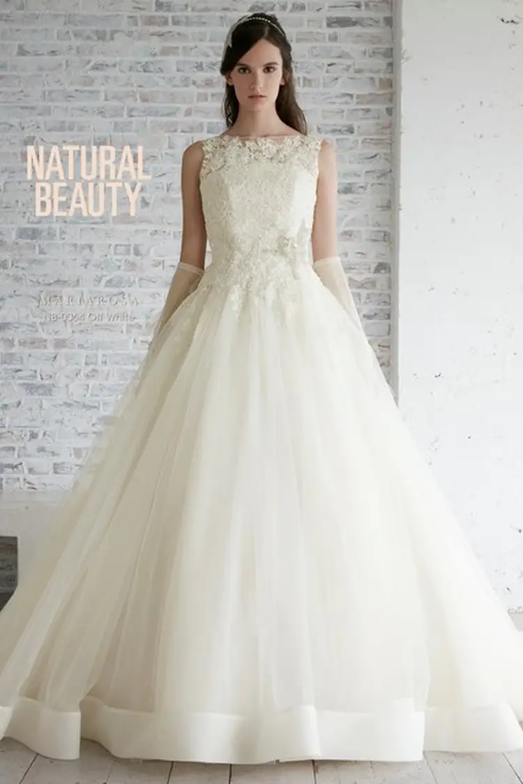 NATURAL BEAUTY(ナチュラルビューティー) のウェディングドレス