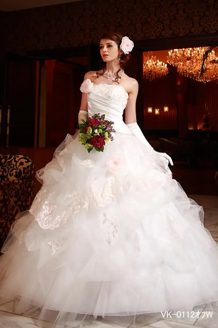 VERY KURAUDIA(ベリークラウディア) のウェディングドレス・ブライダル