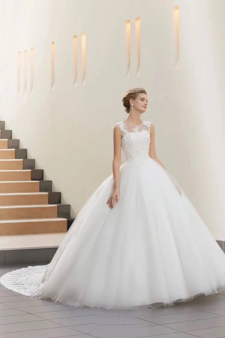 mi　インポート　ウェディングドレス  プリンセスライン　ミラノヴァ mi様専用 インポート ウェディングドレス プリンセスライン