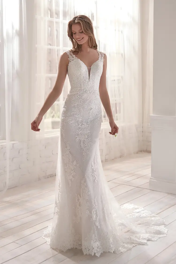 白・ホワイト系のウェディングドレス byみんなのウェディング（72