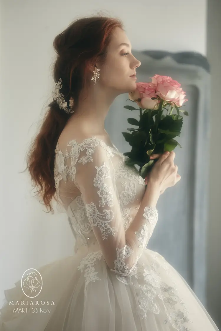 白・ホワイト系のウェディングドレス byみんなのウェディング（56