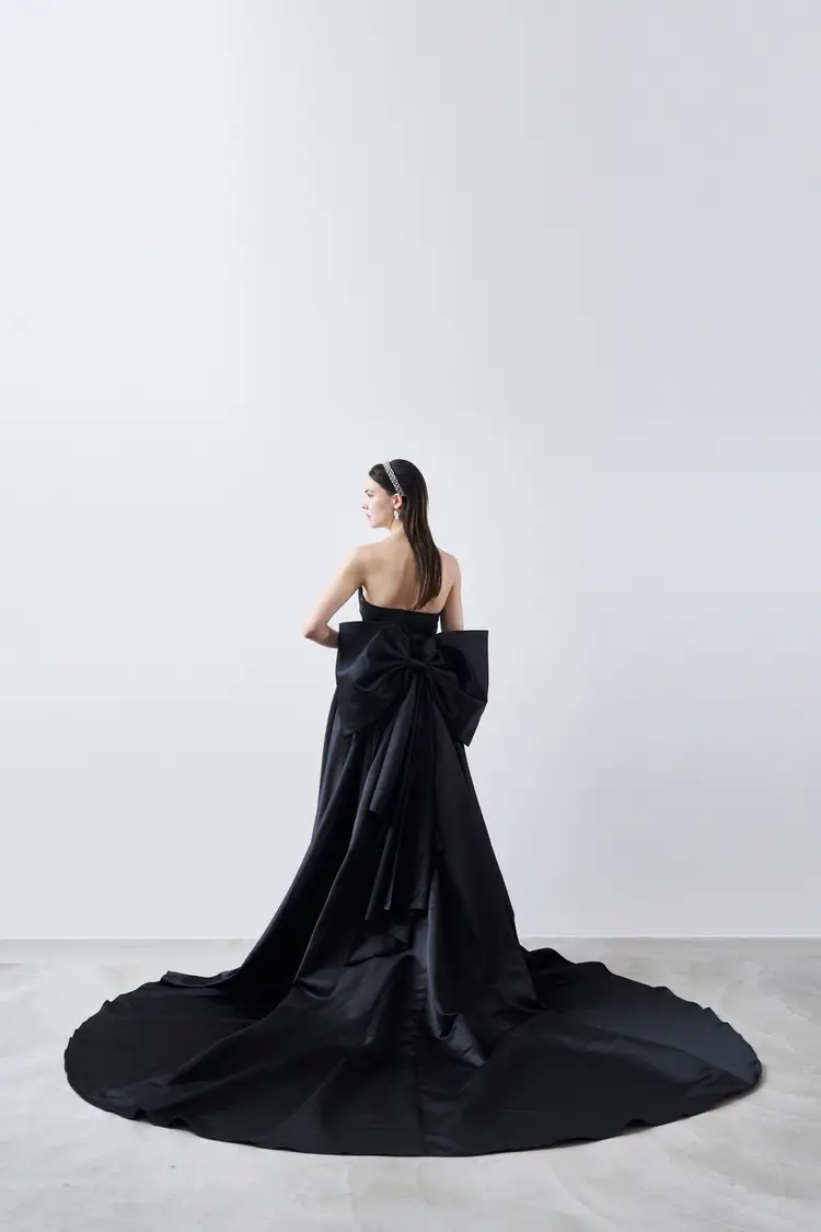 ブラック系のカラードレス byみんなのウェディング