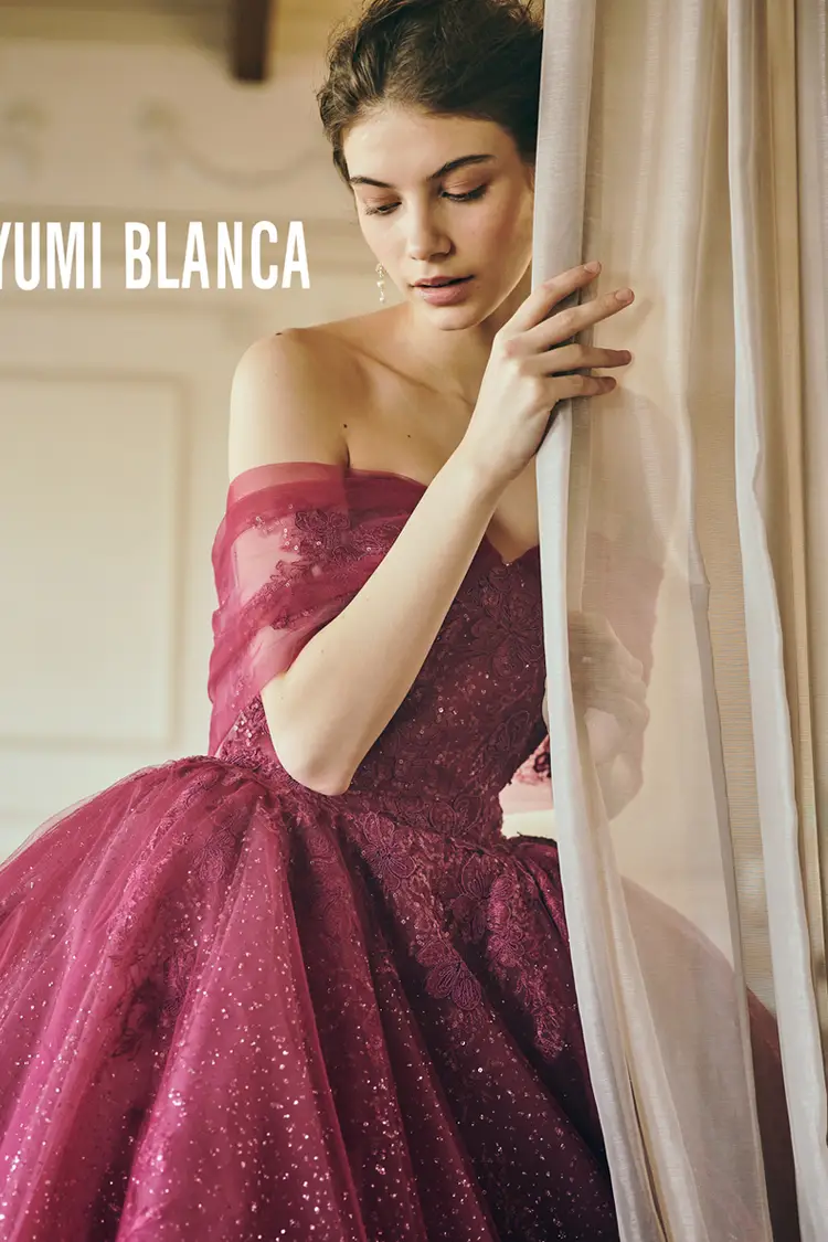 赤・レッド系のカラードレス byみんなのウェディング