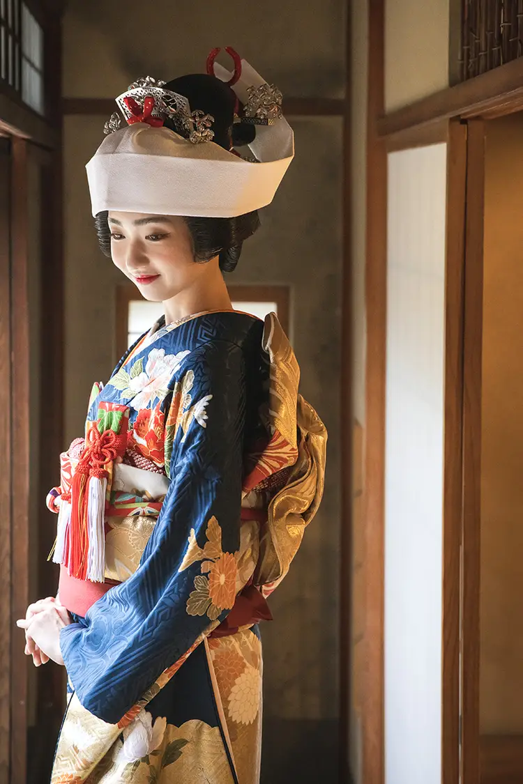 Y☆1686☆ 引き振袖 新婦 結婚式 花嫁 挙式 引振袖 紺 オレンジ