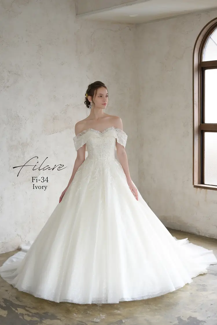 白・ホワイト系のウェディングドレス byみんなのウェディング（46