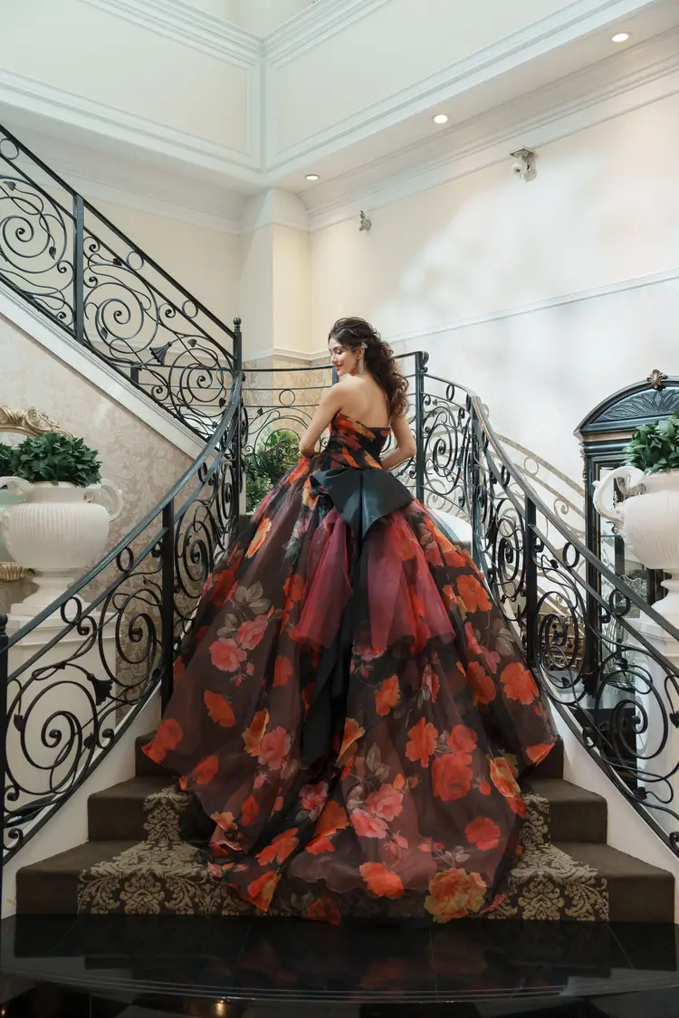 カラードレス　ブラック ブラックドレス】おしゃれ花嫁が選ぶカラードレス11選