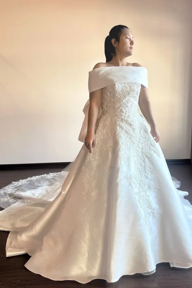 白・ホワイト系のウェディングドレス byみんなのウェディング