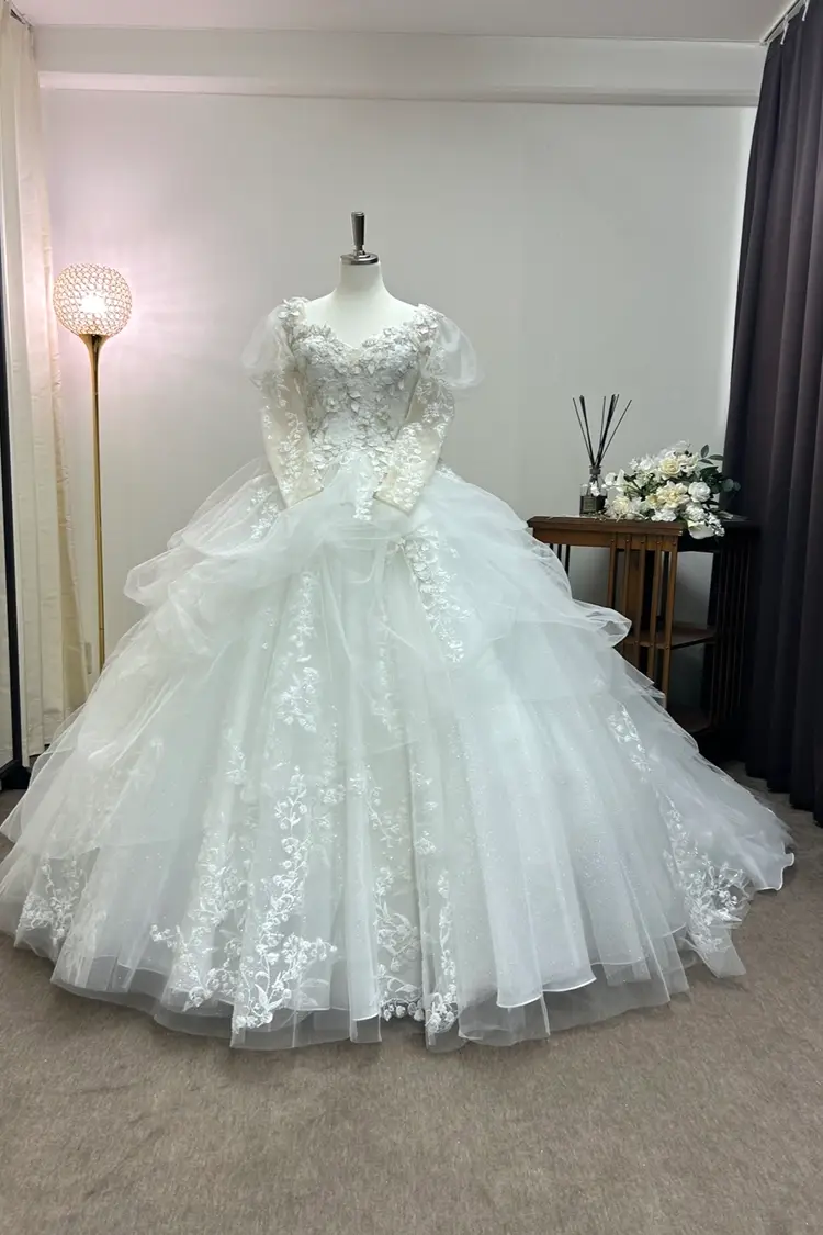 VICTRIA FRANCEZKA(ヴィクトリアフランセスカ) のウェディングドレス