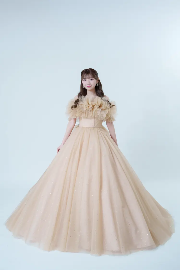 黄色・イエロー系のカラードレス byみんなのウェディング