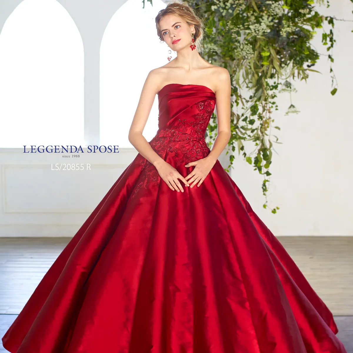 ✨大会着用・豪華ビジュー 赤スタンダードドレス✨ 新品同様の美品です。 LS/20855 red｜LEGGENDA SPOSE(レジェンダ スポーゼ)のウェディングドレス