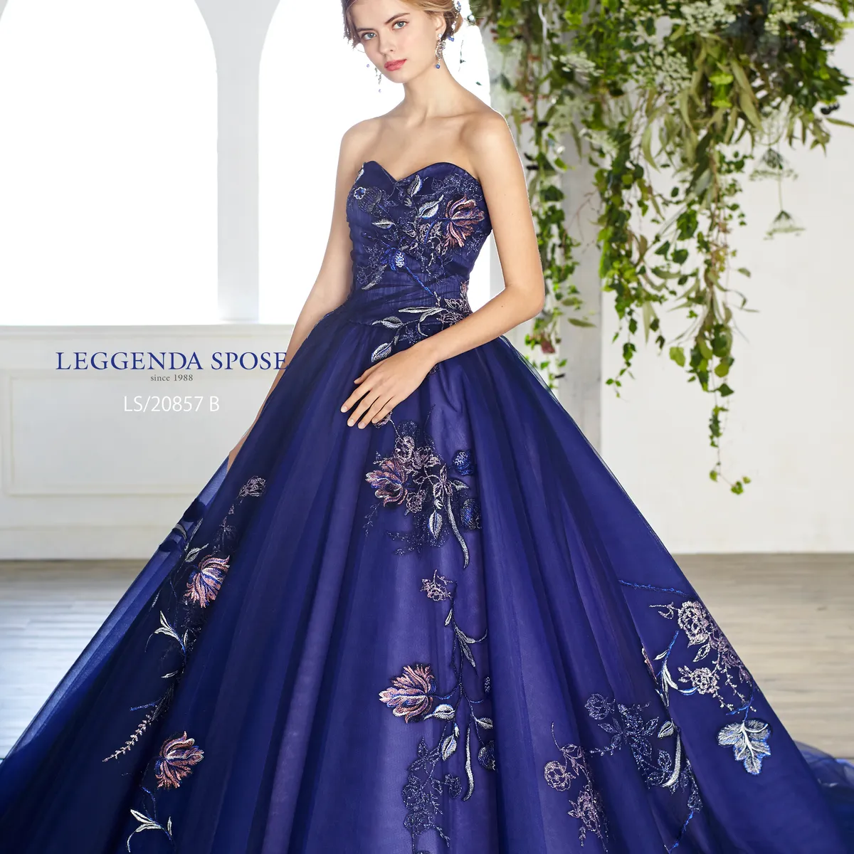 LS/20857｜LEGGENDA SPOSE(レジェンダ スポーゼ)のウェディングドレス