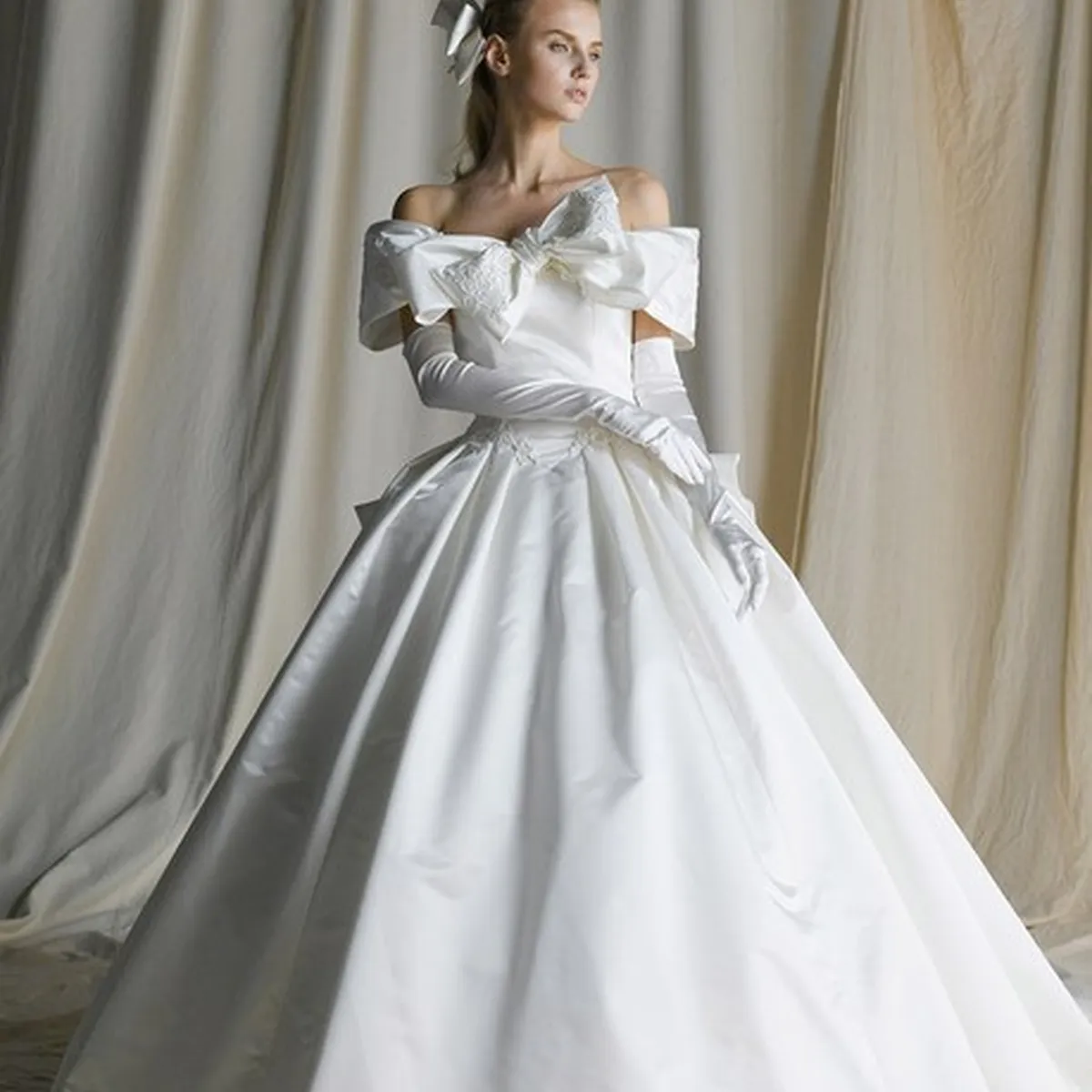 AK10403｜Yumi Katsura(ユミ カツラ)のウェディングドレス