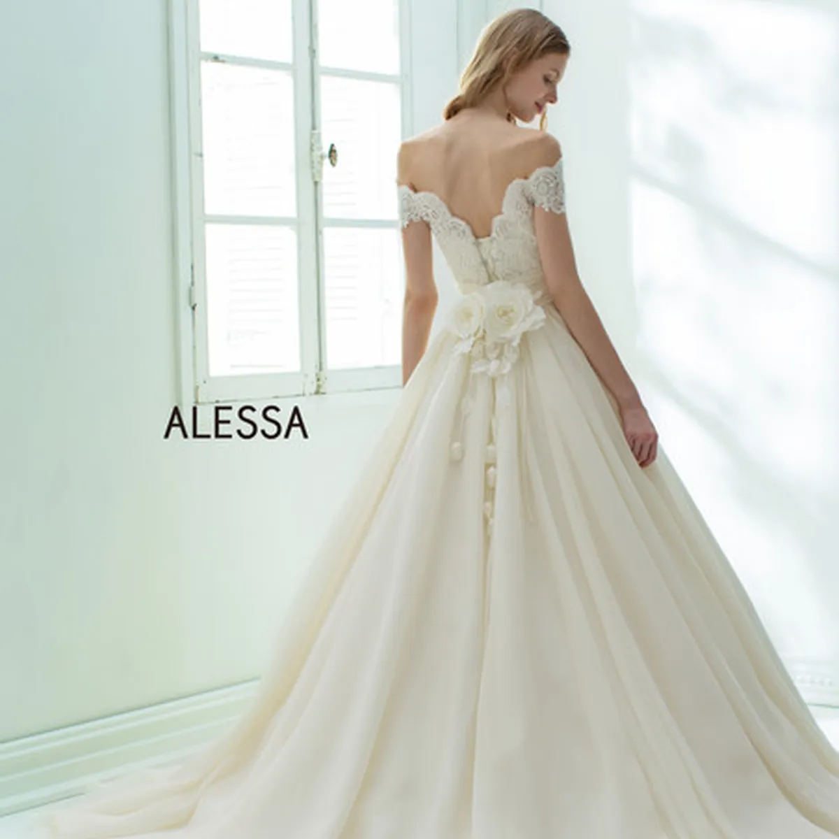 FRX-10040-01/FRD-00037-01｜ALESSA(アレッサ)のウェディングドレス