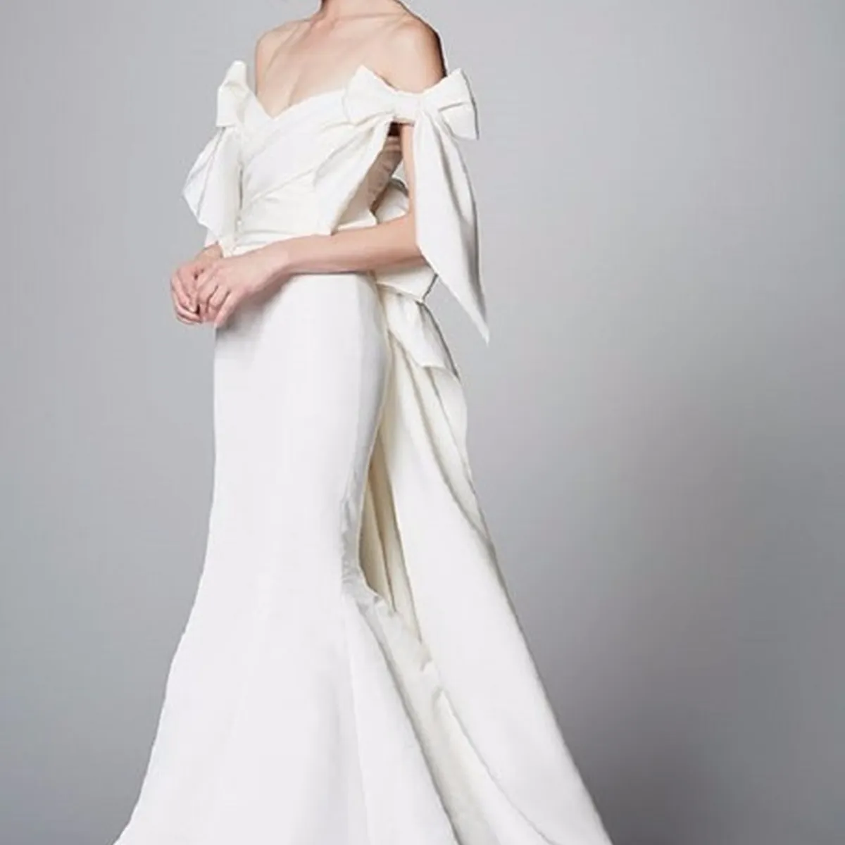 MARCHESA(マルケーザ) のウェディングドレス・ブライダル衣装