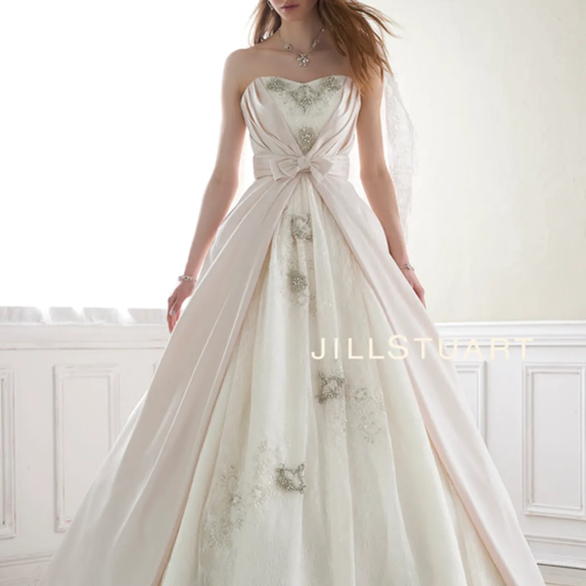 JIL0210 off white｜JILLSTUART(ジルスチュアート)のウェディングドレス