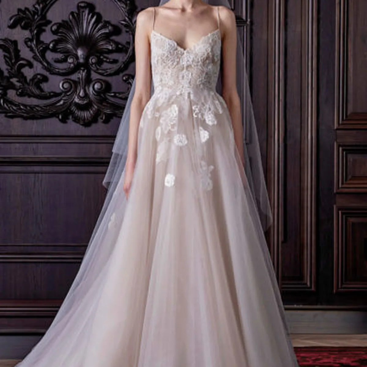 Monique lhuillier ウエディングドレス 花嫁視点から見る、モニーク ルイリエの最新コレクション解析