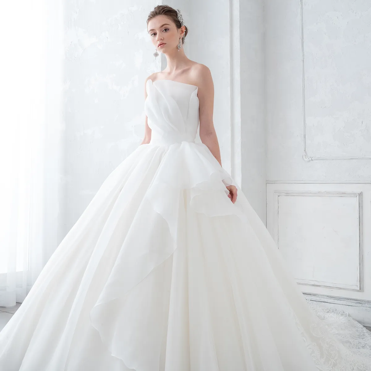 MK-135(OW)｜ISAMU MORITA BRIDE(イサムモリタブライド)のウェディング