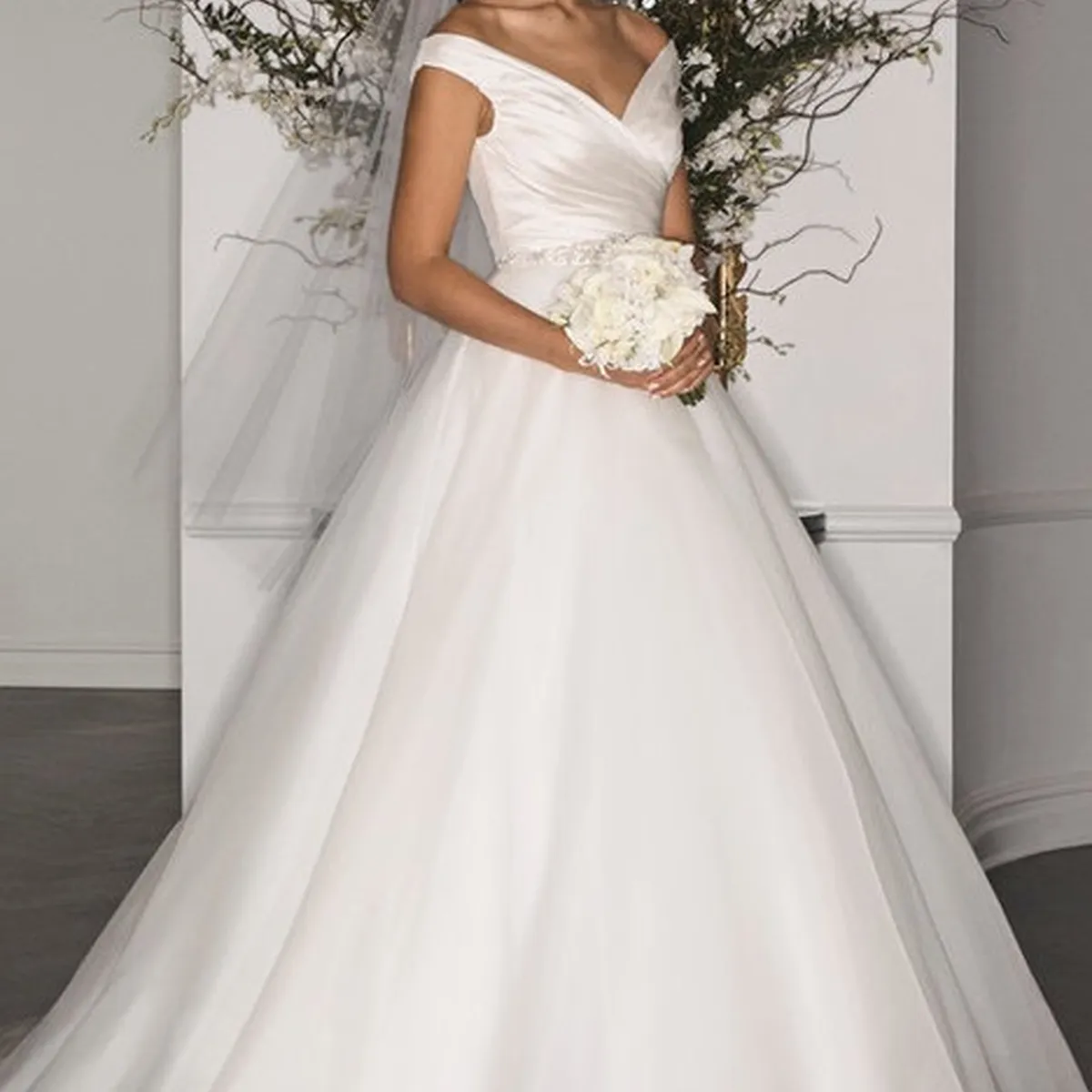 Romona Keveza(ロモナケヴェザ)のウェディングドレス