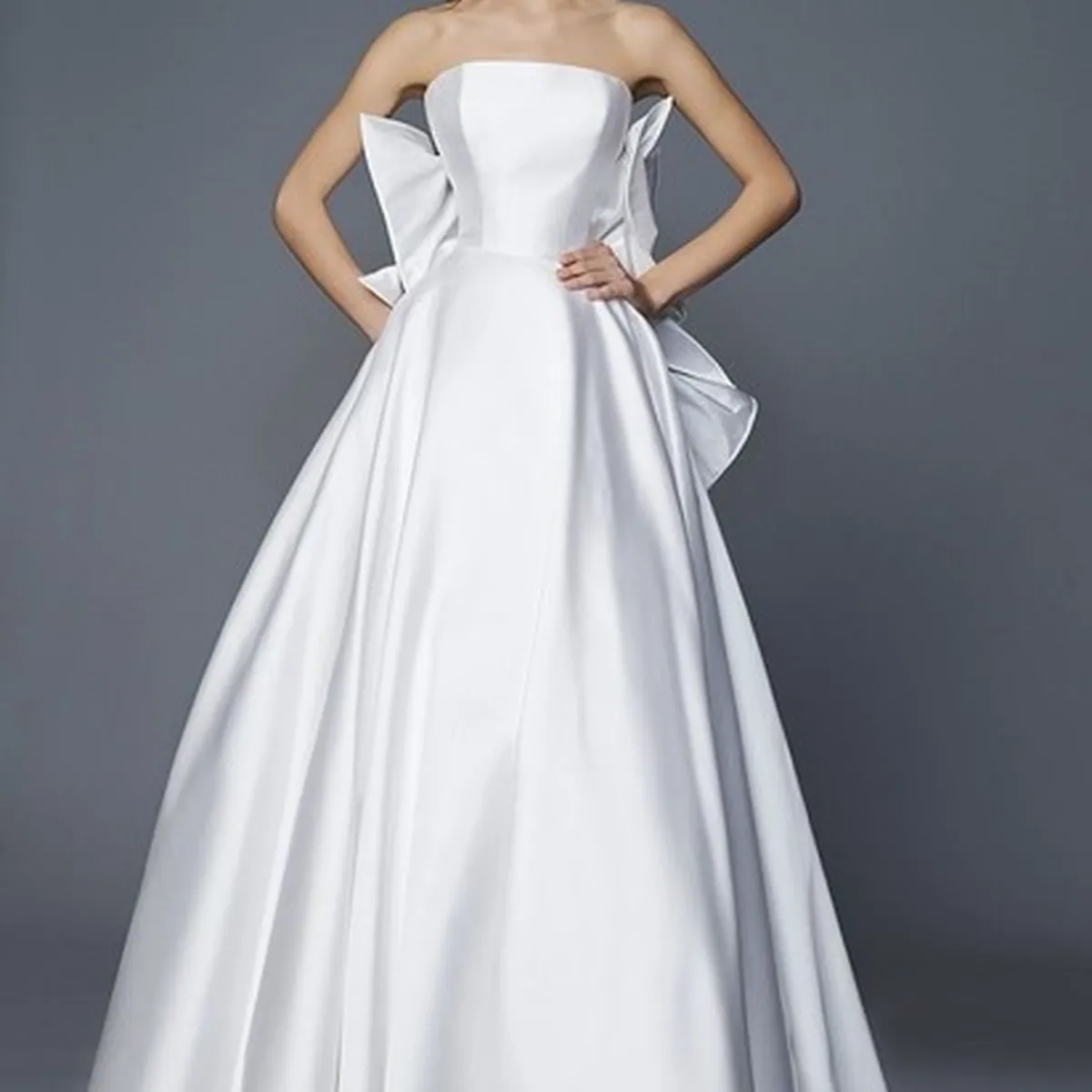 SOUDEH｜ANTONIORIVA(アントニオ・リーヴァ)のウェディングドレス