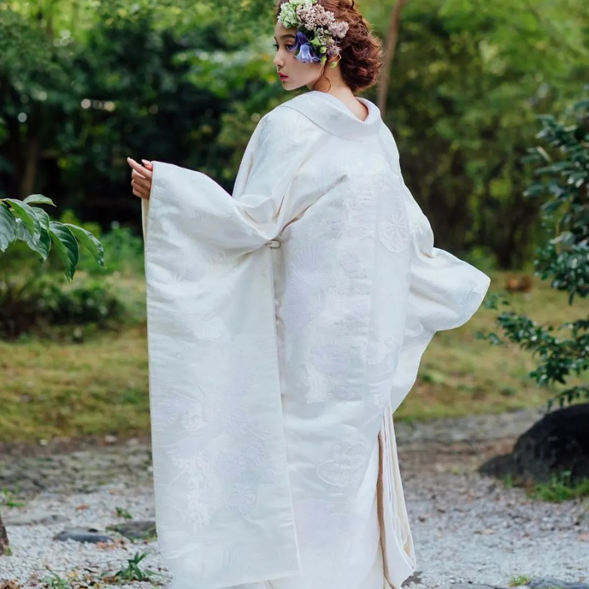 白無垢 打掛 刺繍入り 結婚式 ウェディングドレス 白無垢 打掛 刺繍入り 結婚式 ウェディングドレス