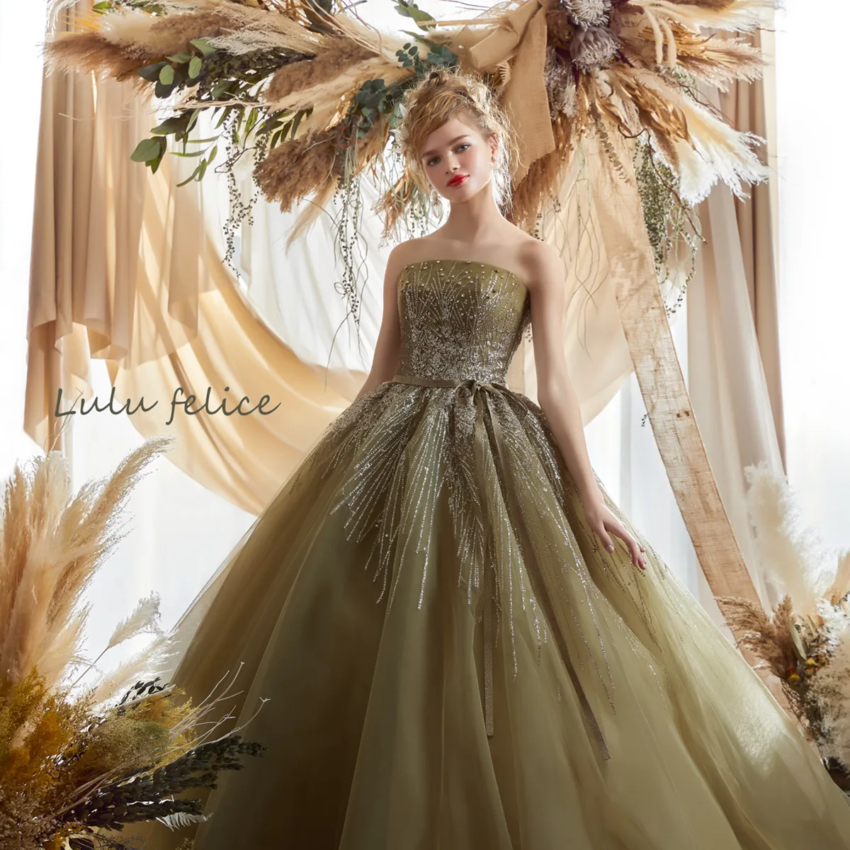 LU0108 olive｜Lulu felice(ルルフェリーチェ)のウェディングドレス