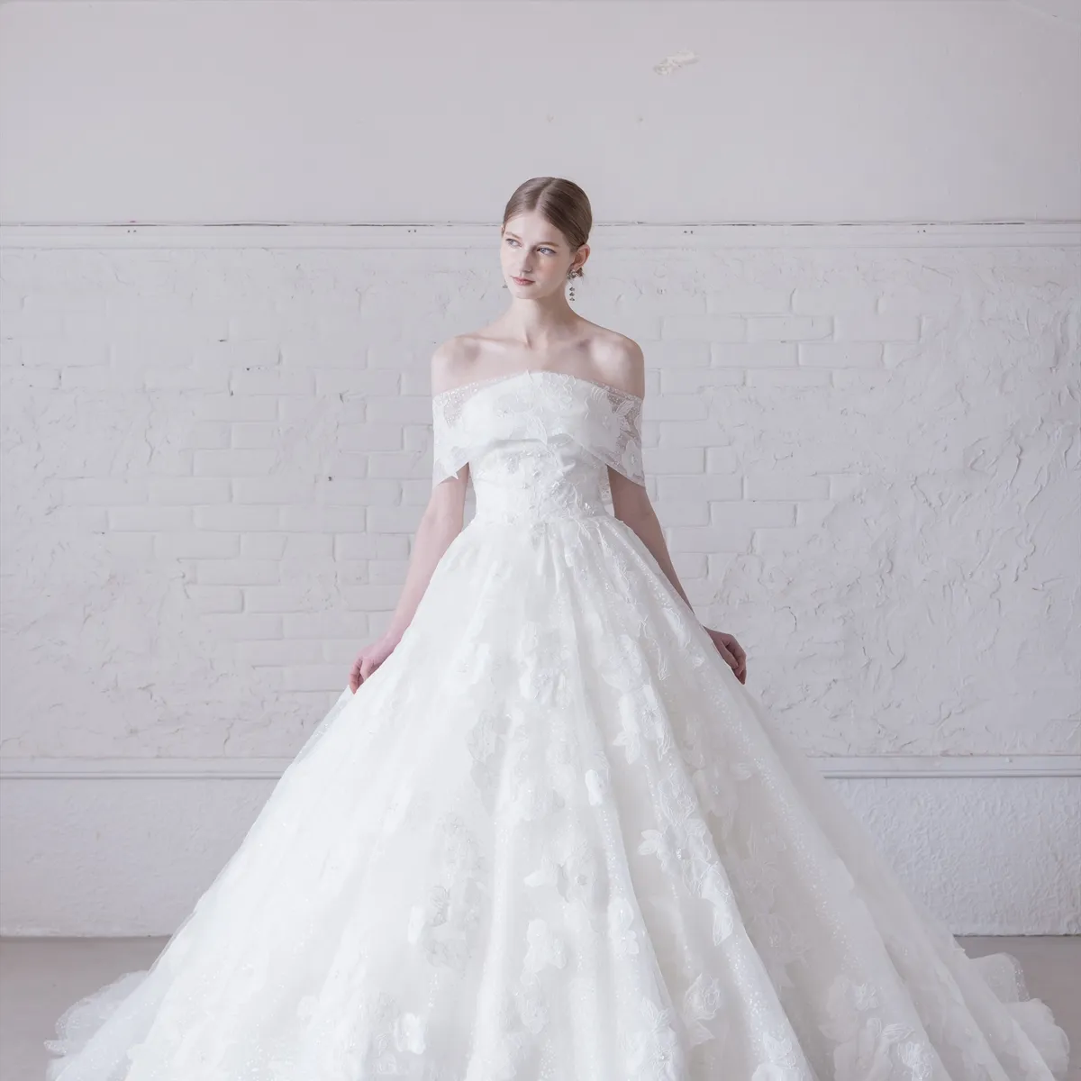 MK-253｜ISAMU MORITA BRIDE(イサムモリタブライド)のウェディングドレス