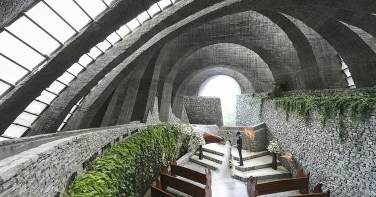 費用 料金 石の教会 内村鑑三記念堂 いしのきょうかい うちむらかんぞうきねんどう で結婚式 みんなのウェディング