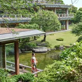 【歴史ある日本庭園と名建築を貸切に】庭園見学と伝統料理試食付