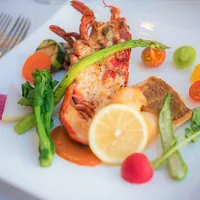 食材の産地にもこだわってつくるグランシェフ渾身の一皿。