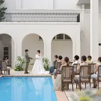 開放的な空間で　ガーデン人前式もおすすめ