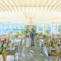 海まで5秒！1棟貸切で大人の隠れ家のような「オーシャンシャビー」をコンセプトにしたナチュラルな会場＜リップル＞