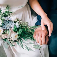 大人の女性が選ぶ洗練されたトレンドのアイテム