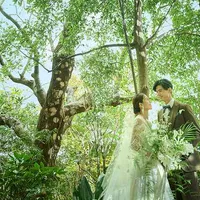 おふたりがこれまで歩んできた人生を、言葉ではなく、
五感でも参列者の皆様に感じていただける会場に。