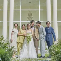 ガーデンで友人と記念撮影を