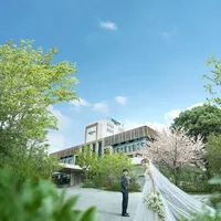 お二人がこれまで歩んできた人生を、言葉ではなく、五感でも参列者の皆さまに感じていただける会場に。