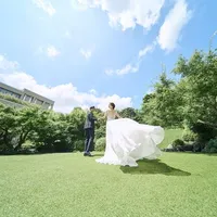 広大なガーデンに囲まれて