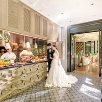 オープンキッチンから届く旬と産地にこだわった料理