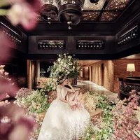 季節の生花で彩るエントランス